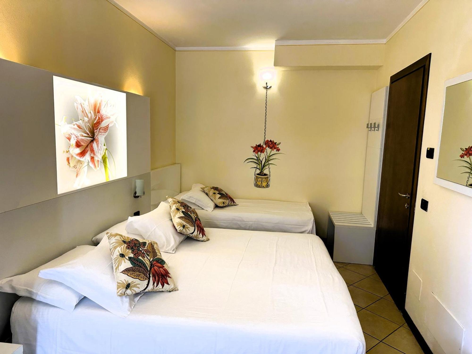 Dependance Pesce D'Oro Hotel Verbania Ngoại thất bức ảnh
