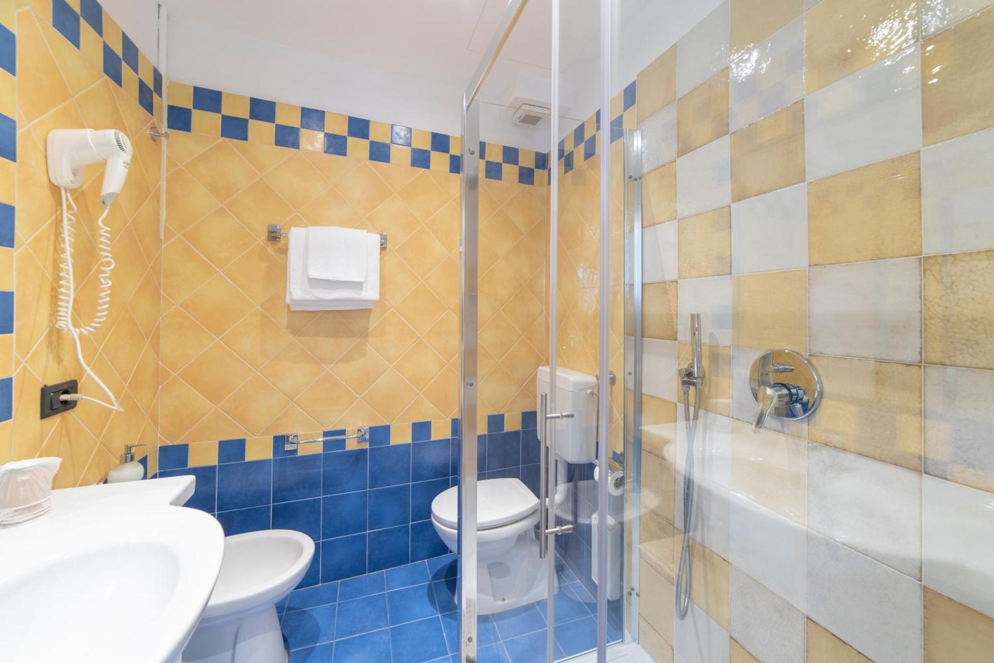 Dependance Pesce D'Oro Hotel Verbania Ngoại thất bức ảnh