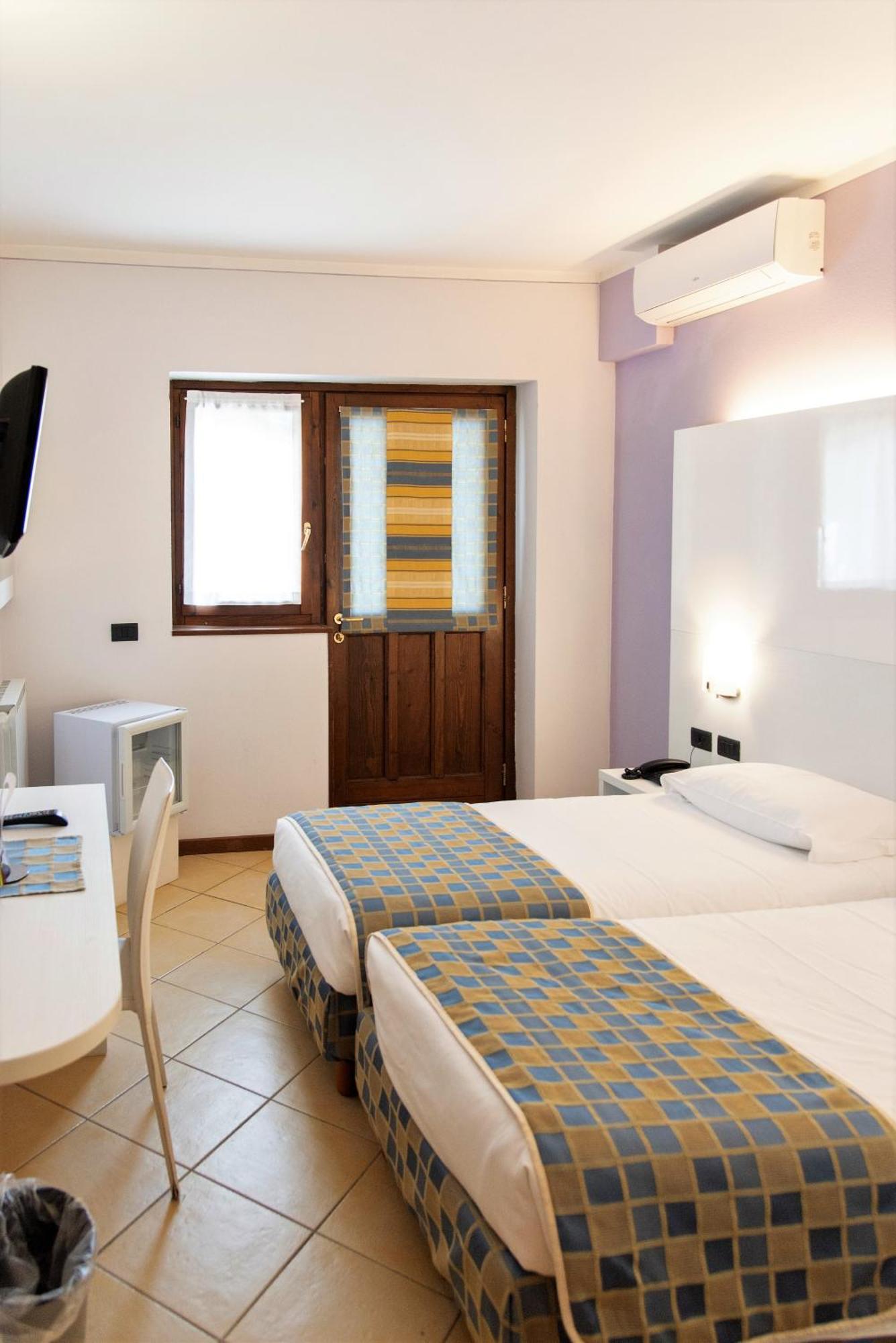 Dependance Pesce D'Oro Hotel Verbania Ngoại thất bức ảnh